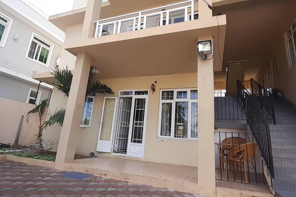 Ground Floor Lovely Two Bedrooms Apartment Flic en Flac Екстер'єр фото